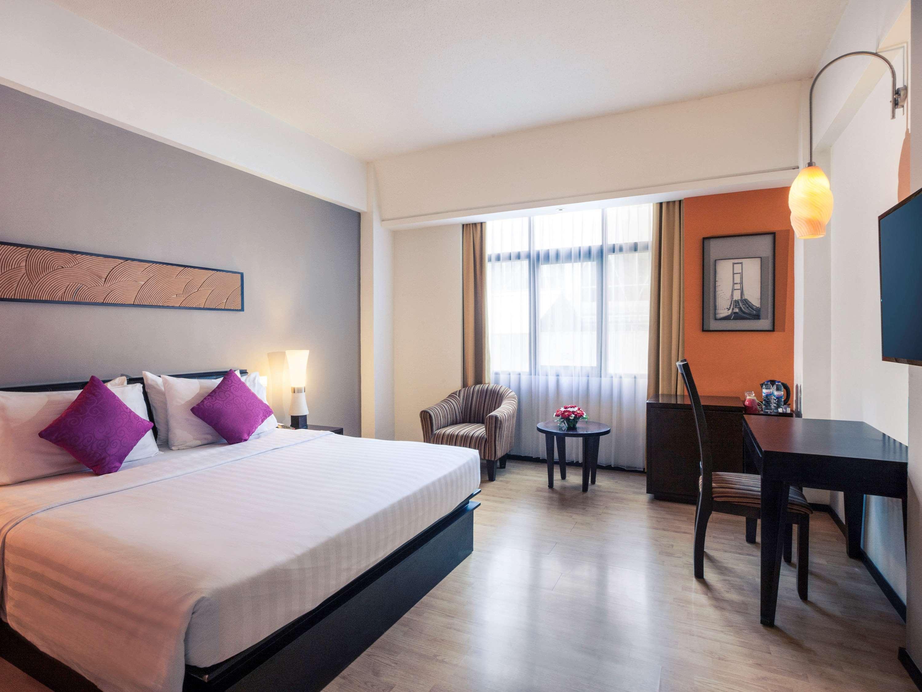 Mercure Surabaya Eksteriør billede
