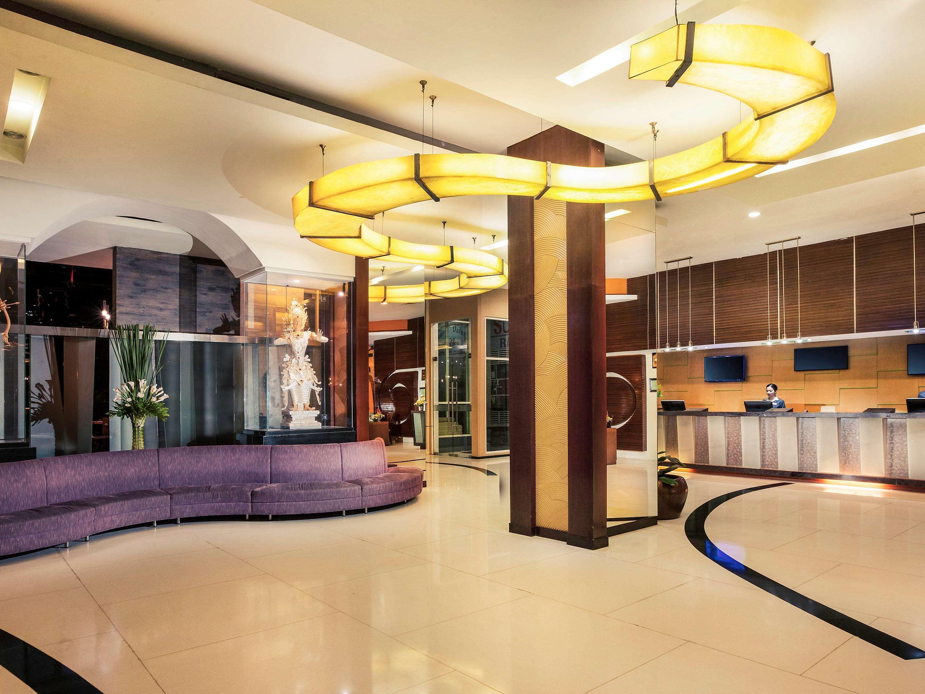 Mercure Surabaya Eksteriør billede