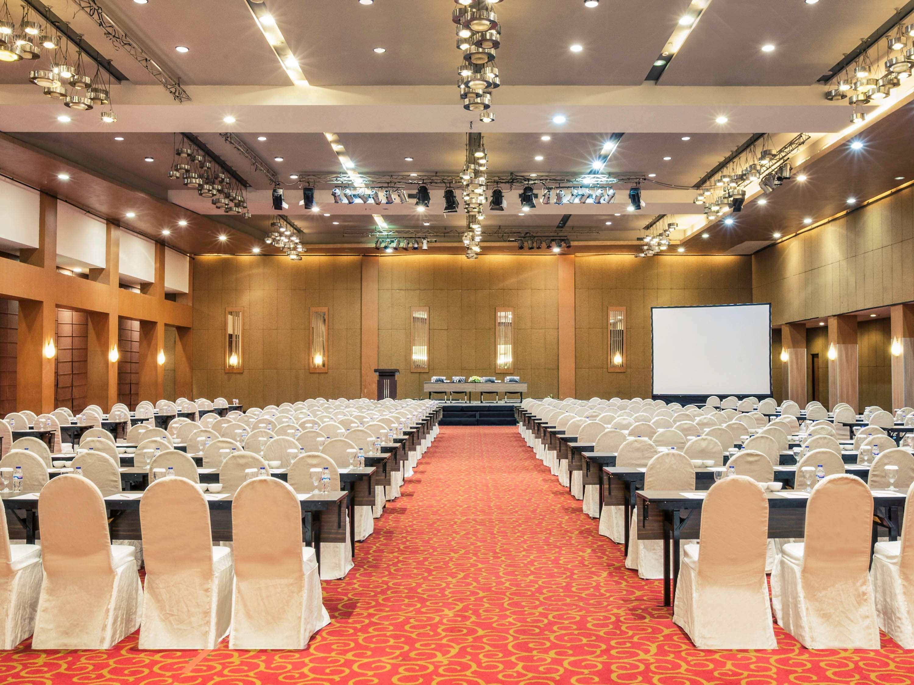 Mercure Surabaya Eksteriør billede
