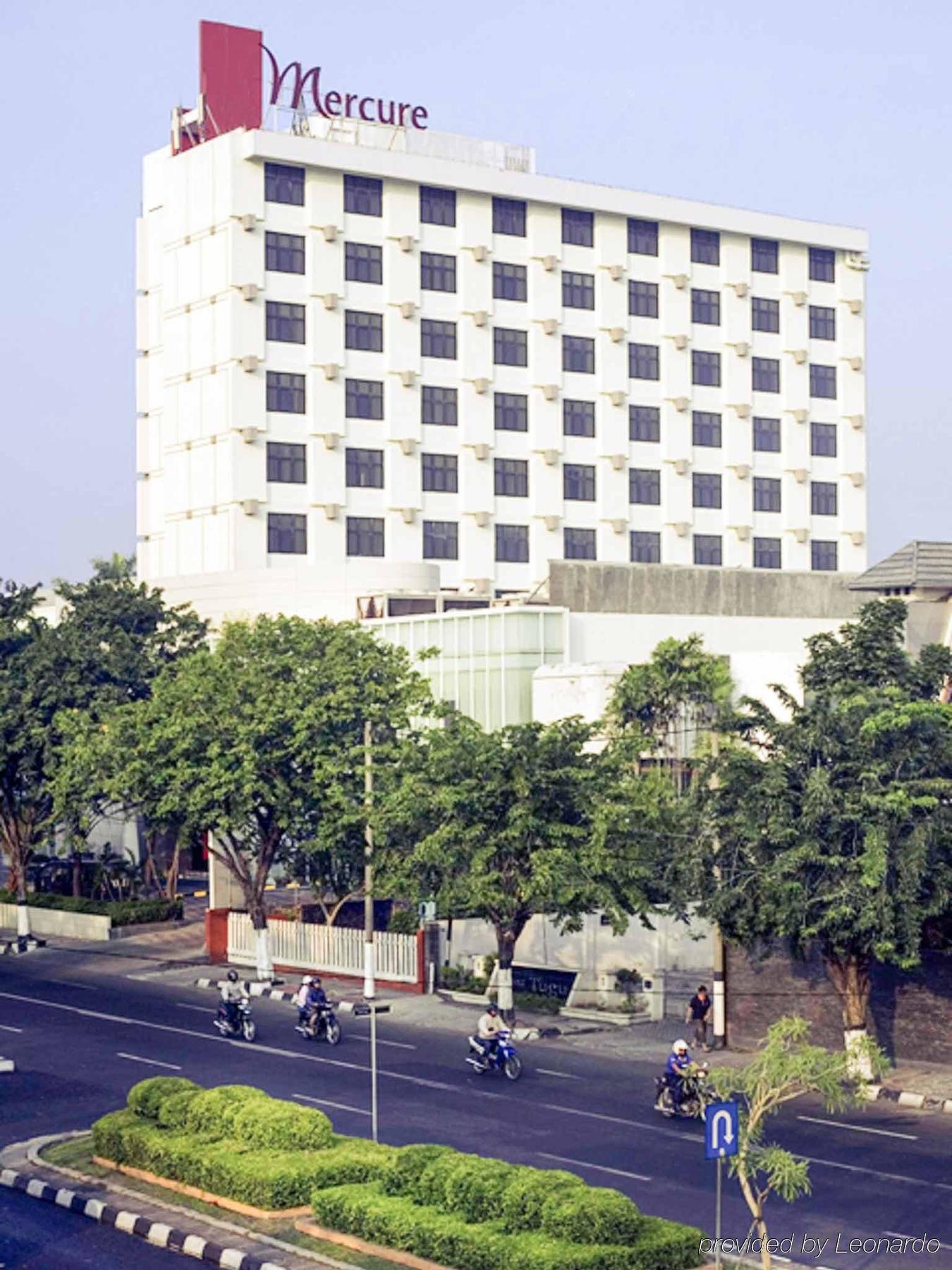 Mercure Surabaya Eksteriør billede