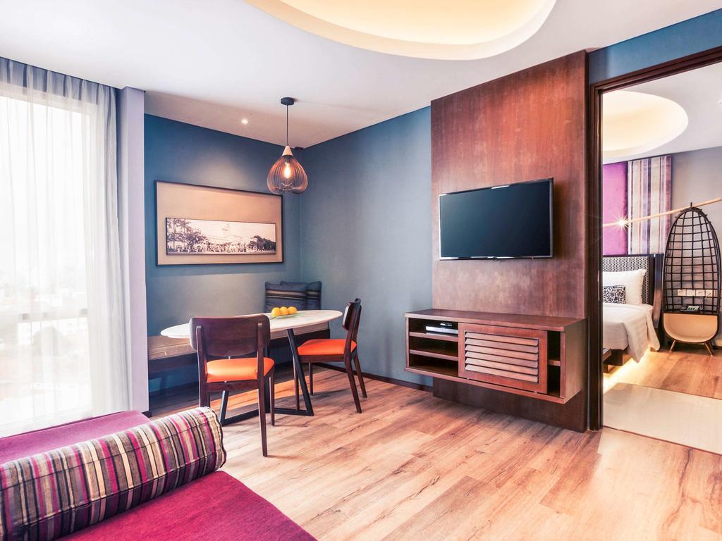 Mercure Surabaya Eksteriør billede