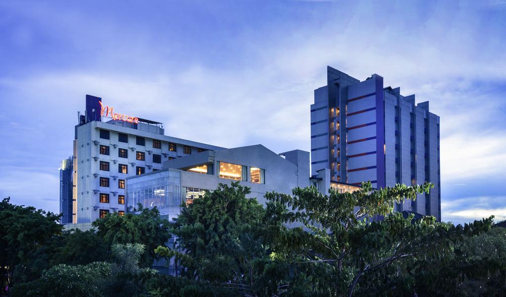 Mercure Surabaya Eksteriør billede