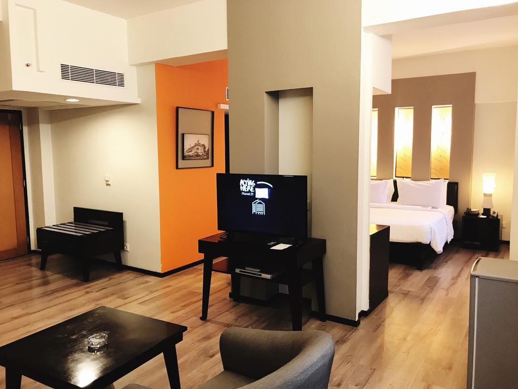 Mercure Surabaya Eksteriør billede