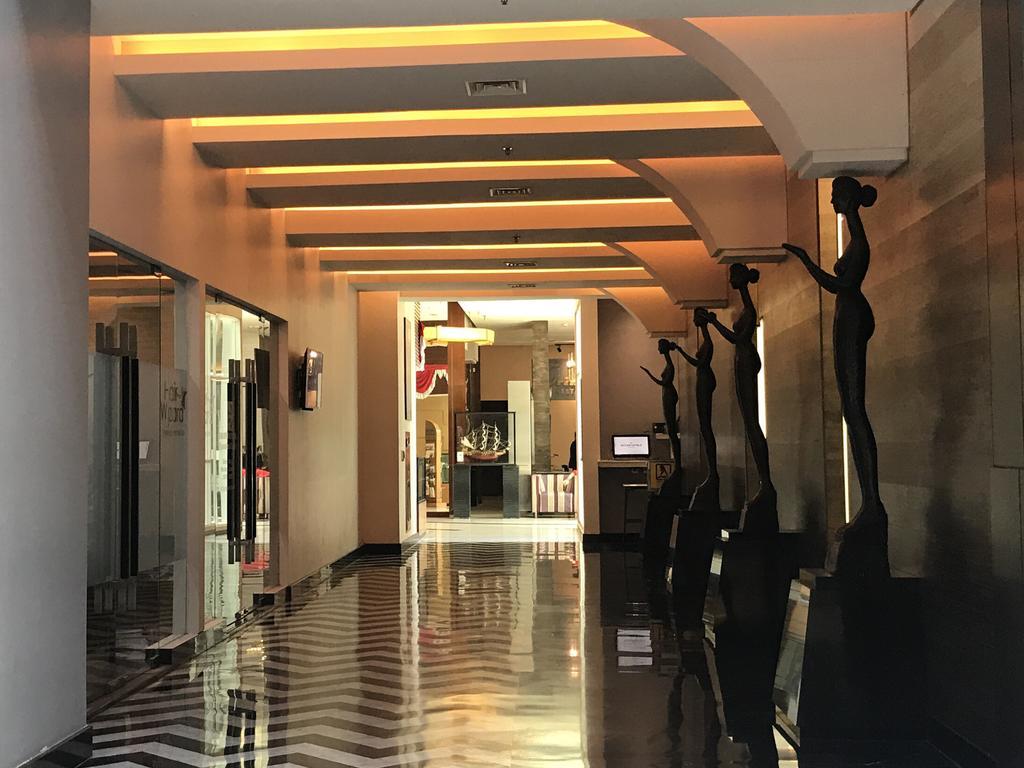 Mercure Surabaya Eksteriør billede