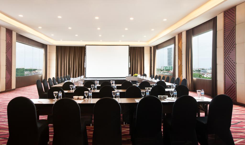 Mercure Surabaya Eksteriør billede