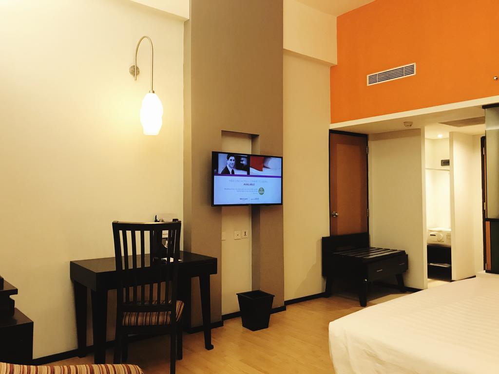 Mercure Surabaya Eksteriør billede